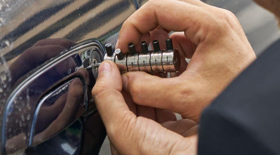 Professional residential roofers in Hollenberg, KS